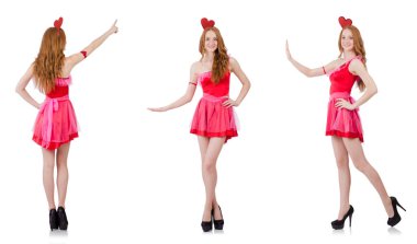 Mini pembe elbiseli, beyaz tenli güzel bir manken.