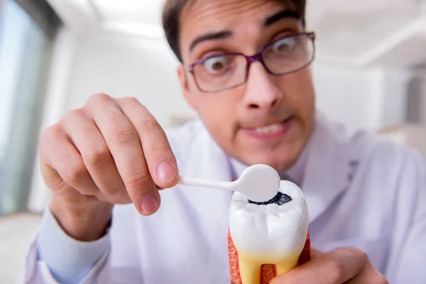 Dentista em conceito médico no hospital — Fotografia de Stock