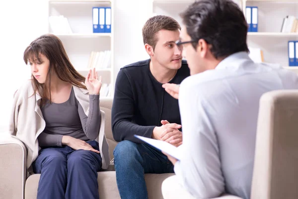 Family visiting psychologist for family problem — Stock Photo, Image