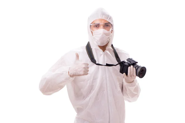 Especialista forense em terno protetor tirar fotos em branco — Fotografia de Stock