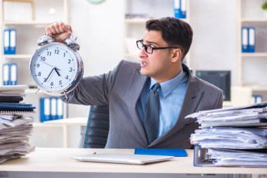 Çalışanlar vergi raporlama tarihlerini karşılayamıyor