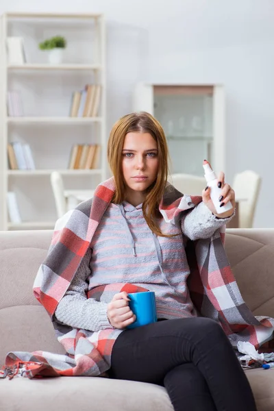 Sick woman suffering from flu at home — Stock Photo, Image