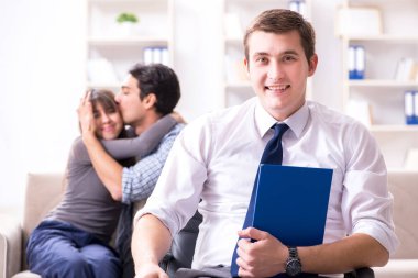 Aile sorunları için aile terapisti