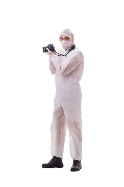 Specjalista medycyny sądowej od kombinezonów ochronnych robi zdjęcia na białym — Zdjęcie stockowe