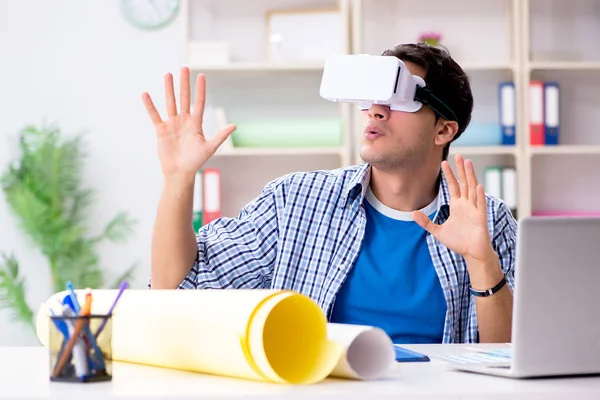 Молодий дизайнер з окулярами VR віртуальної реальності — стокове фото