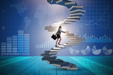 İş kadını iyi bir eğitim aldıktan sonra terfi etti