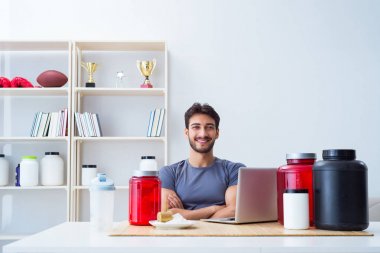 Sporcu daha iyi kaslar için yeni protein takviyeleri tadıyor