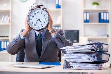 Çalışanlar vergi raporlama tarihlerini karşılayamıyor