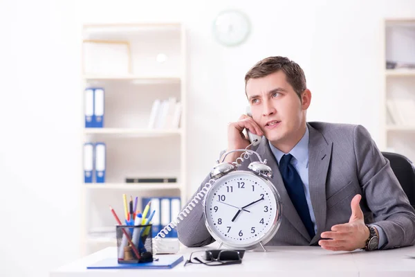 Imprenditore dipendente in urgenza e concetto di scadenza con allarme — Foto Stock