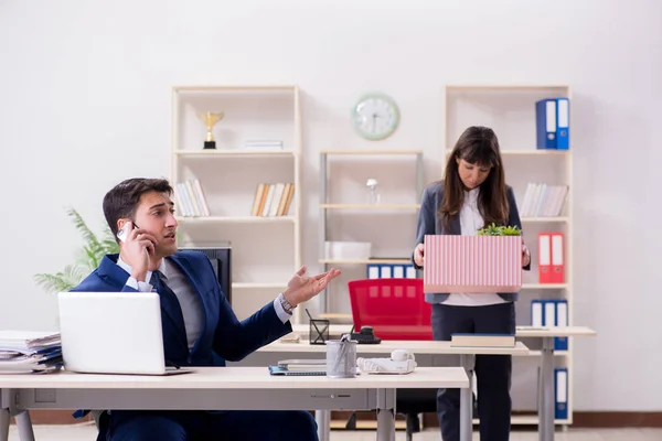 Person som fått sparken från sitt arbete — Stockfoto