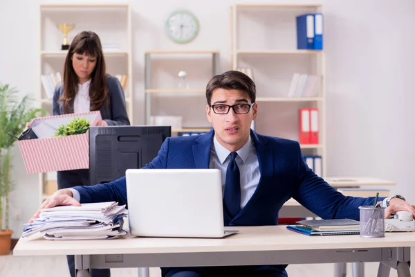 Persona despedida de su trabajo —  Fotos de Stock