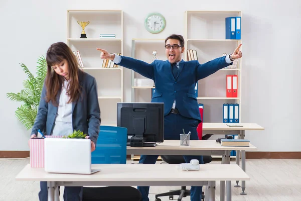 Persona despedida de su trabajo —  Fotos de Stock