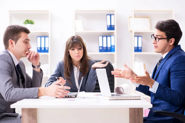 Business meeting with employees in the office — Stock Photo, Image