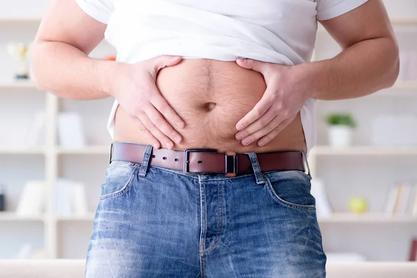 Grasso uomo obeso nel concetto di dieta — Foto Stock