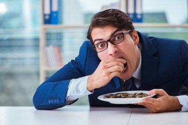 Ofiste altın sikke yiyen komik işadamı.