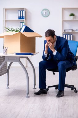 Genç çalışan işten çıkarılıyor