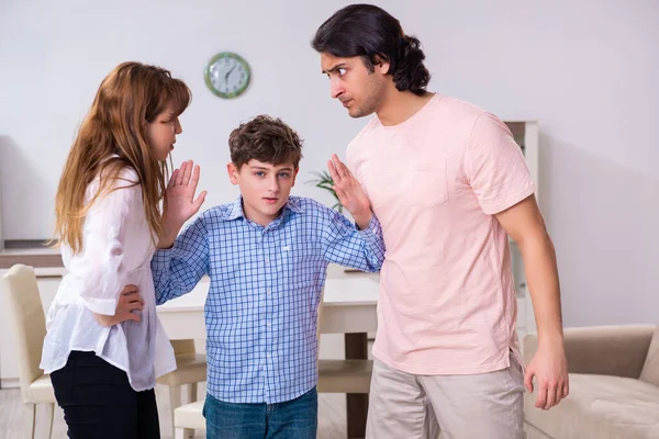 Family conflict with husband and wife and child — Stock Photo, Image