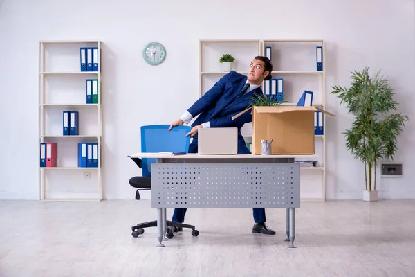 Young employee being made redundant — Stock Photo, Image