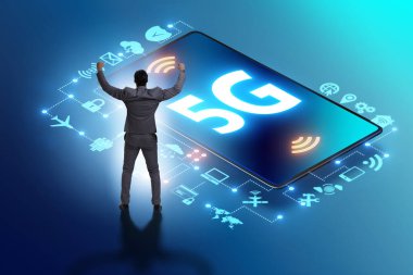 5G yüksek internet hız kavramında iş adamı