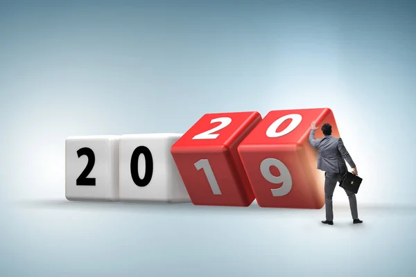 Концепція зміни року з 2019 по 2020 рік — стокове фото
