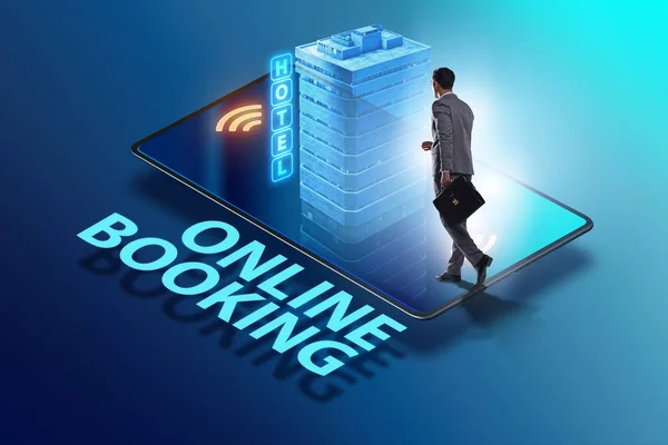 Concept van online hotelboeking bij zakenman — Stockfoto