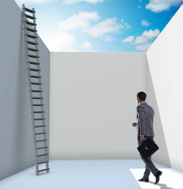 İşadamı sorunlardan kaçmak için merdivene tırmanıyor.