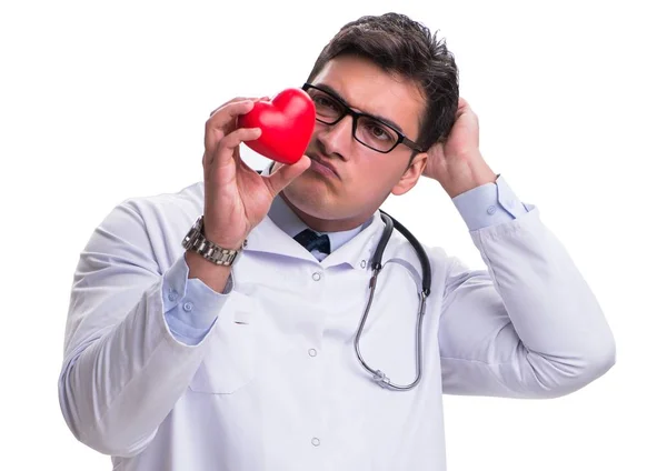 Junge männliche Kardiologe Arzt hält ein Herz isoliert auf weiß — Stockfoto