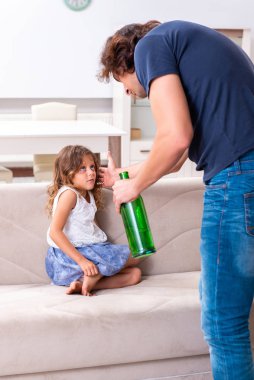 Aile içi şiddet ve çocuk istismarında sarhoş baba