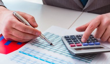 Finans analisti arıyor ve mali raporlar