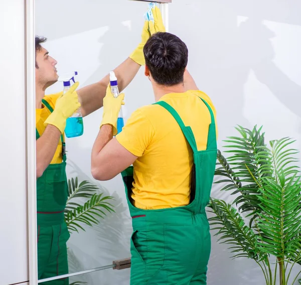 Professional cleaning contractor working at home — Stock Photo, Image