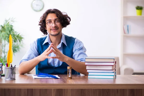 Young writer working on his new work — Stock Photo, Image