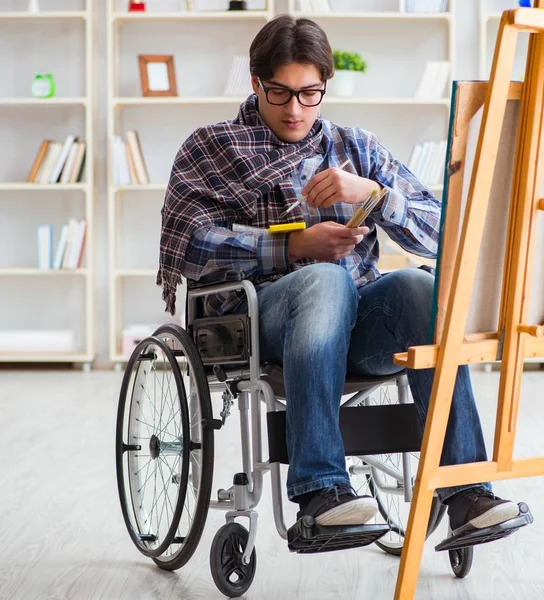 Niepełnosprawny artysta malarstwo obraz w studio — Zdjęcie stockowe
