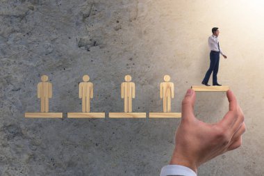 İş adamlarında kariyer merdiveni kavramı