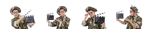 Divertente soldato con scheda film isolato sul bianco — Foto Stock
