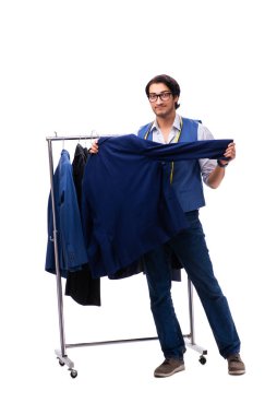 Genç terzi beyazı soyutladı