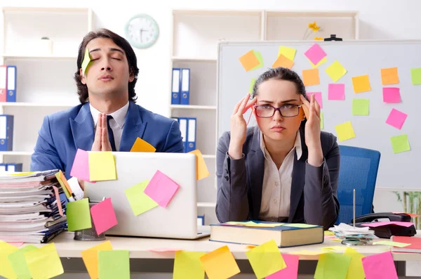 Two colleagues employees working in the office — Stock Photo, Image