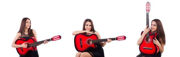 Vrouw gitarist geïsoleerd op de witte — Stockfoto