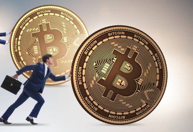 İşadamı, kripto para zinciri konseptinde bitcoin basıyor