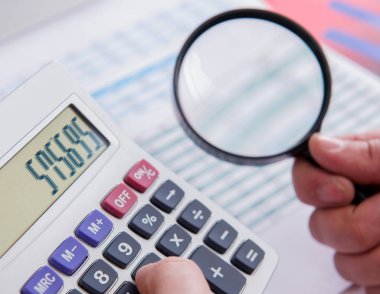 Finans analisti arıyor ve mali raporlar