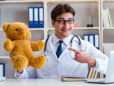 Veterinerlik doktorunun muayenesi var.