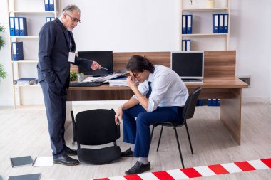 Adli tıp ofisteki hırsızlığı araştırıyor.