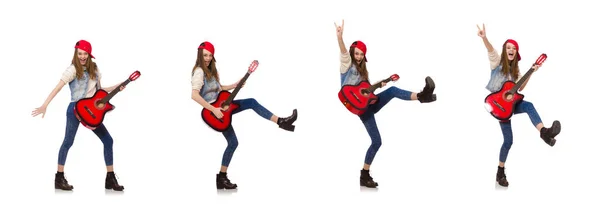 Jeune fille souriante avec guitare isolée sur blanc — Photo