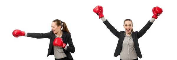 Mujer de negocios con guantes de boxeo aislados en blanco — Foto de Stock