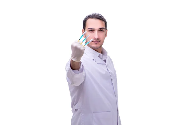 Jeune beau médecin avec seringue isolée sur blanc — Photo