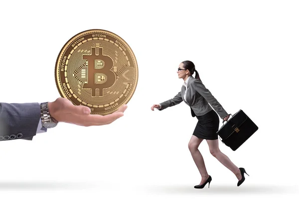 Bizneswoman w koncepcji wzrostu cen bitcoin — Zdjęcie stockowe