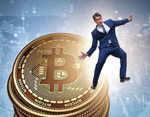 Geschäftsmann im Konzept der Kryptowährung Blockchain — Stockfoto