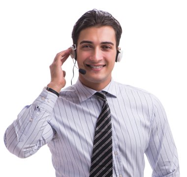 Beyaz arka plan üzerinde izole genç çağrı merkezi operatörü