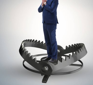 Fare kapanına yakalanan adam risk ticareti konseptine yakalandı