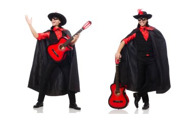 Karnaval ceketli, gitarlı, beyaz tenli genç adam.