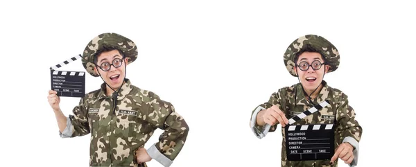 Soldado divertido con el tablero de cine aislado en el blanco — Foto de Stock